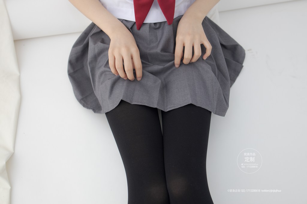 今年的打底裤破了-Pivix